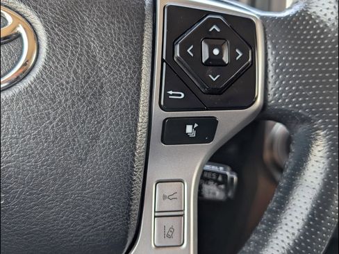 Used 2023 Toyota 4Runner Limited AWD/4WD image 18