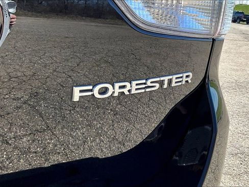 Used 2023 Subaru Forester Premium AWD/4WD image 8
