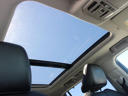 Used 2022 Toyota Highlander Platinum AWD/4WD image 24