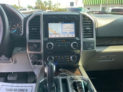 Used 2018 Ford F150 Lariat w/ Equipment Group 502A Luxury AWD/4WD image 16