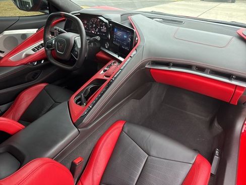 Used 2021 Chevrolet Corvette Stingray Premium Conv w/ Z51 Performance Package image 10