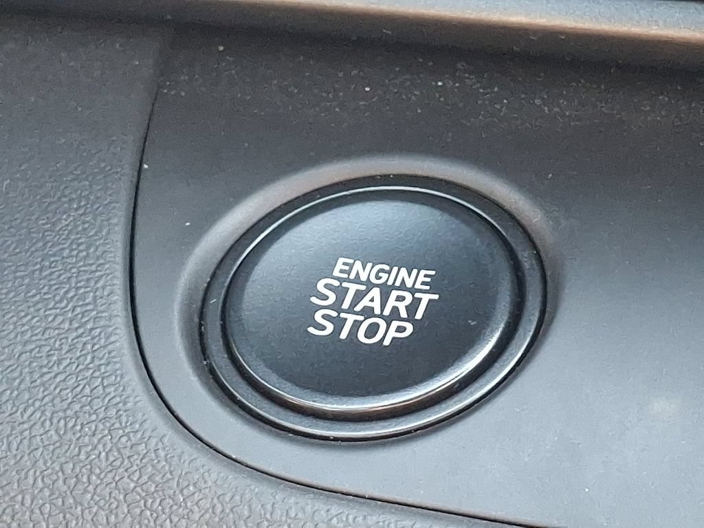 Used 2025 Hyundai Elantra SEL w/ Cargo Package FWD image 25