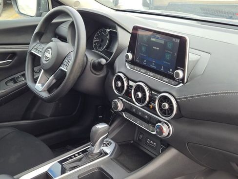 Used 2025 Nissan Sentra SV FWD image 7