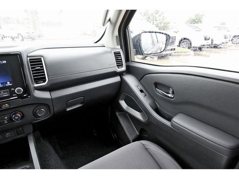 Certified 2024 Nissan Frontier SV image 8