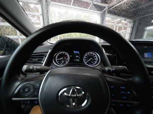 Used 2024 Toyota Camry LE w/ Convenience Package image 15