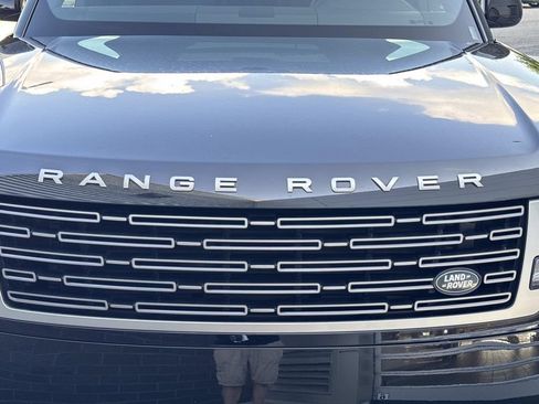 Certified 2025 Land Rover Range Rover SE AWD/4WD image 11