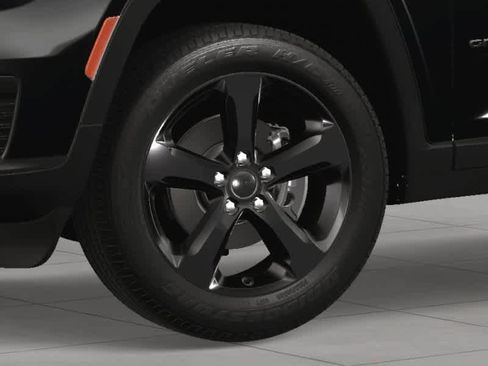 New 2025 Jeep Grand Cherokee L Altitude image 11