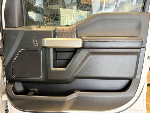Used 2019 Ford F250 Lariat w/ Lariat Ultimate Package AWD/4WD image 32