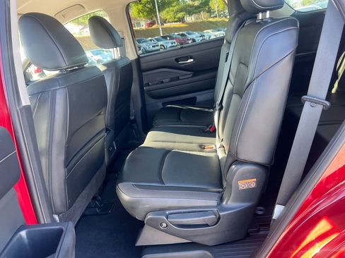 Used 2023 Nissan Pathfinder SL image 25