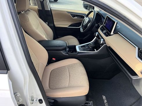 Used 2024 Toyota RAV4 XLE w/ Convenience Package FWD image 17