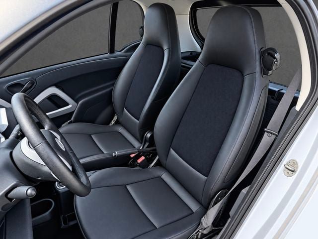 Used 2015 smart fortwo Coupe RWD image 8
