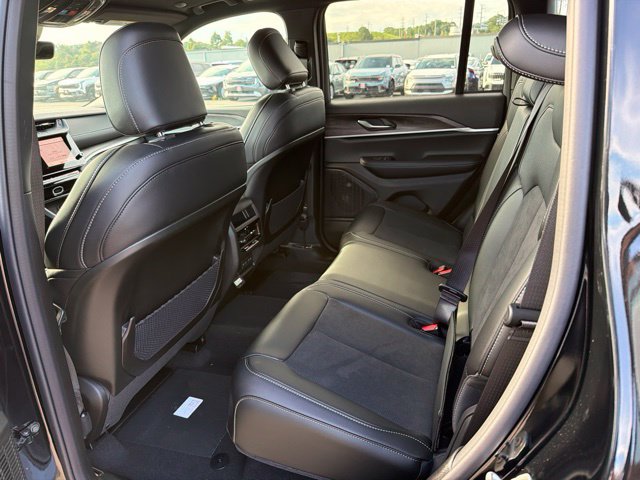 New 2026 Jeep Grand Cherokee Altitude AWD/4WD image 7