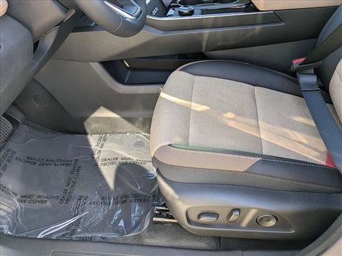 New 2026 Chevrolet Equinox ACTIV w/ Convenience Package III image 4