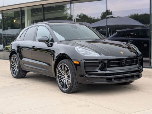 New 2026 Porsche Macan AWD/4WD image 7