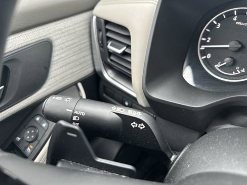 Certified 2023 Nissan Rogue SV image 23