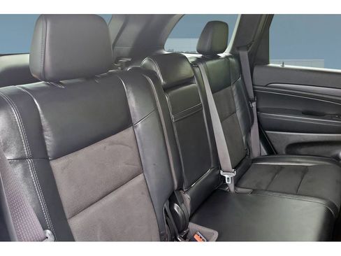 Used 2021 Jeep Grand Cherokee Laredo X AWD/4WD image 18