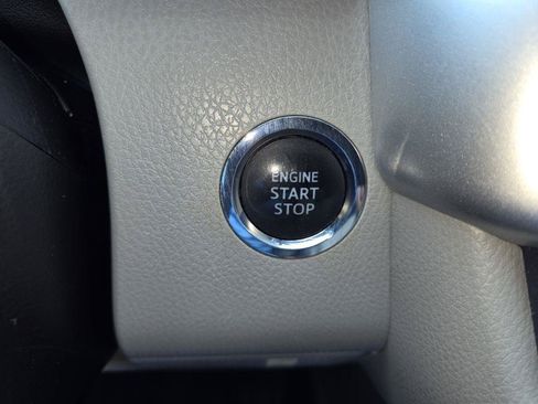 Used 2016 Toyota Highlander Limited FWD image 29