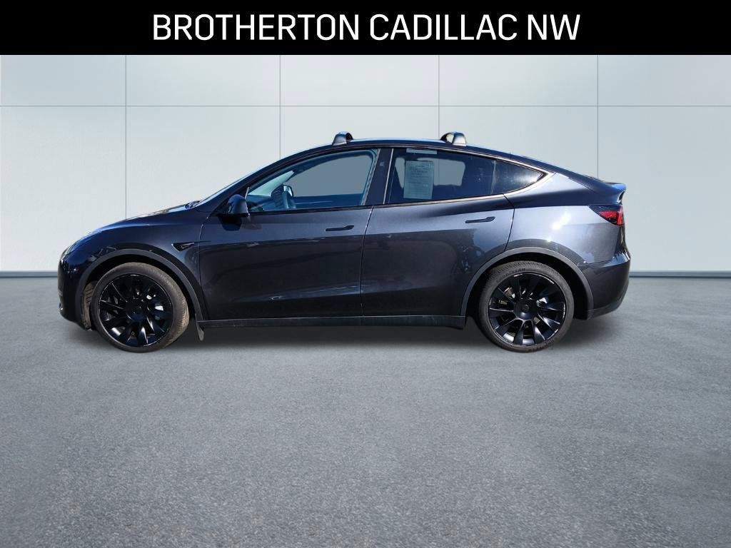Used 2024 Tesla Model Y Long Range AWD/4WD image 2