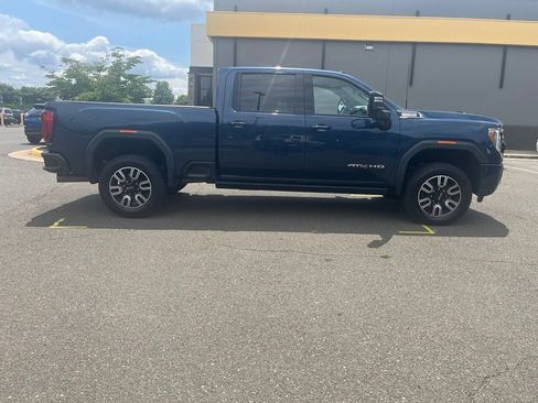 Used 2021 GMC Sierra 2500 AT4 w/ AT4 Premium Plus Package AWD/4WD image 8