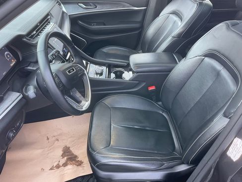 Used 2022 Jeep Grand Cherokee L Limited image 11