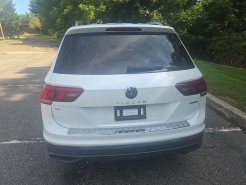 Used 2023 Volkswagen Tiguan SE AWD/4WD image 8