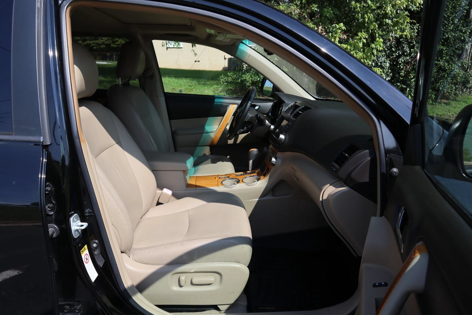 Used 2010 Toyota Highlander Limited AWD/4WD image 18