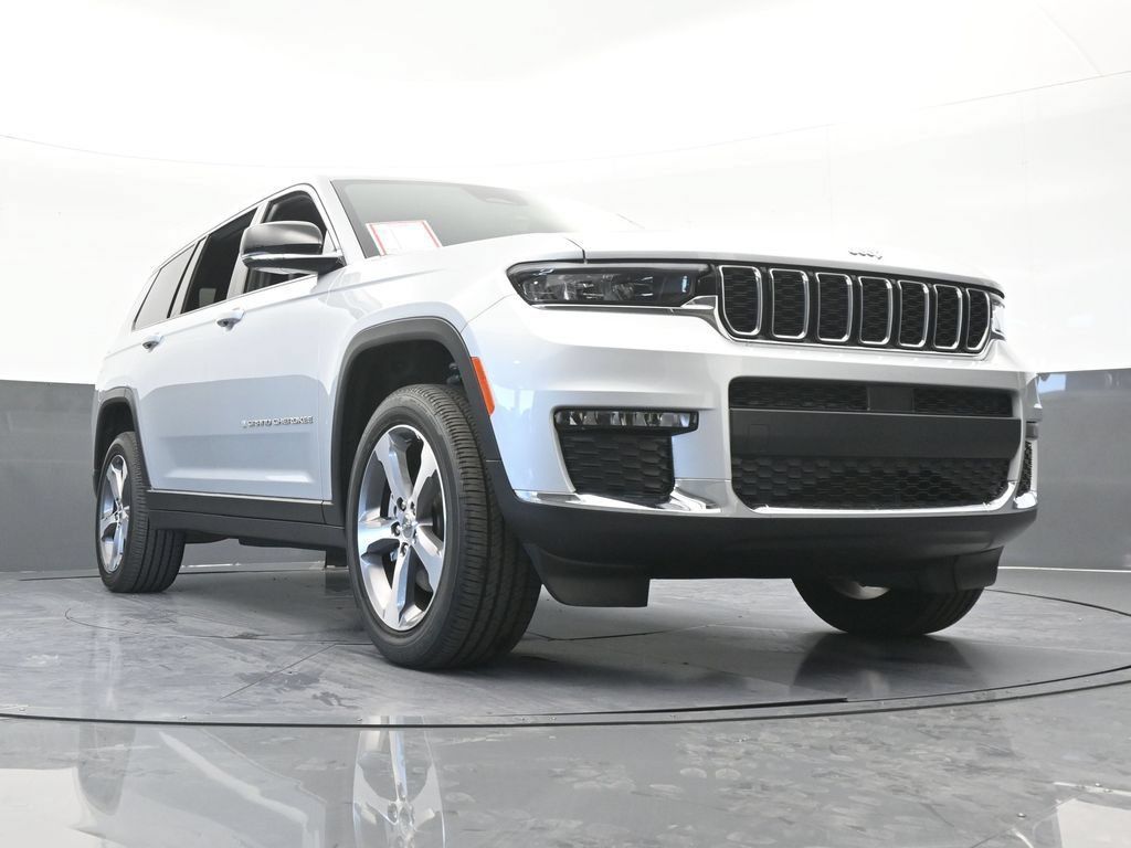 Used 2025 Jeep Grand Cherokee L Limited RWD image 65