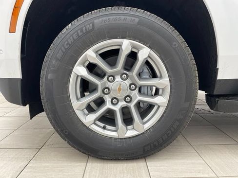 New 2026 Chevrolet Suburban LS AWD/4WD image 7