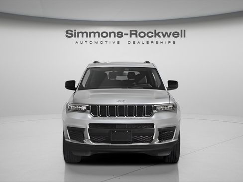 Used 2024 Jeep Grand Cherokee L Laredo image 7