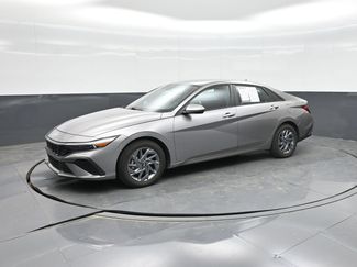 Used 2024 Hyundai Elantra SEL FWD video 1