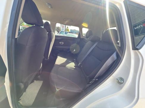 Used 2016 Kia Soul image 10