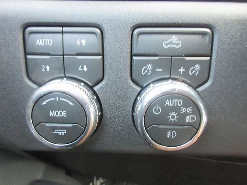 New 2026 GMC Sierra 1500 Elevation image 17