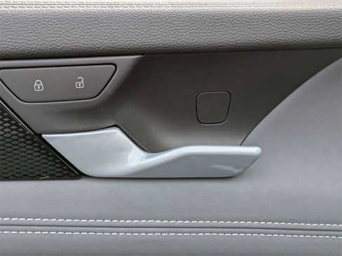 New 2026 Volkswagen Tiguan SE image 11