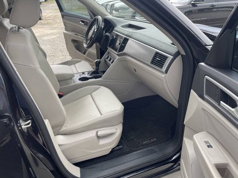 Used 2019 Volkswagen Atlas SE FWD image 39