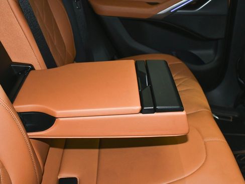 Used 2023 BMW X6 xDrive40i w/ M Sport Package image 58