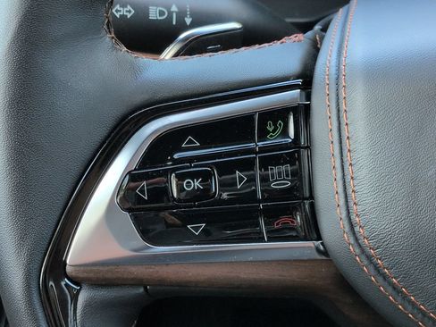 Used 2023 Jeep Grand Cherokee L Summit w/ Luxury Tech Group V AWD/4WD image 27