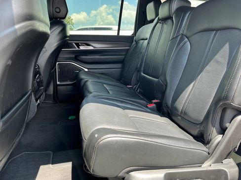 Used 2024 Jeep Wagoneer Series II w/ Flexible Seating Group RWD image 12
