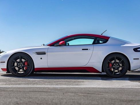 Used 2006 Aston Martin V8 Vantage Coupe image 2