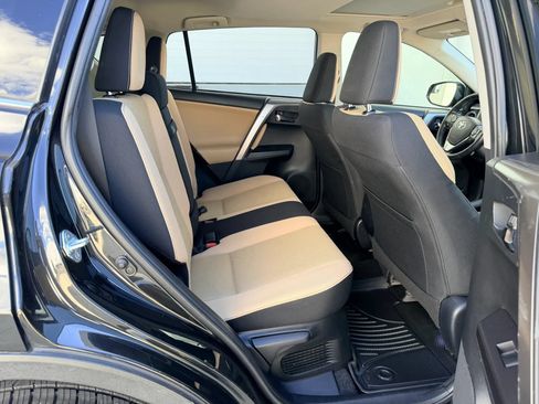 Used 2017 Toyota RAV4 XLE w/ Carpet Mat Package AWD/4WD image 14
