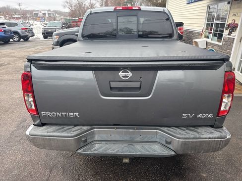 Used 2017 Nissan Frontier SV image 7