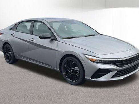 New 2026 Hyundai Elantra SEL Sport image 2