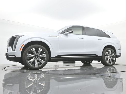 New 2026 Cadillac Escalade IQ Luxury 2 image 16