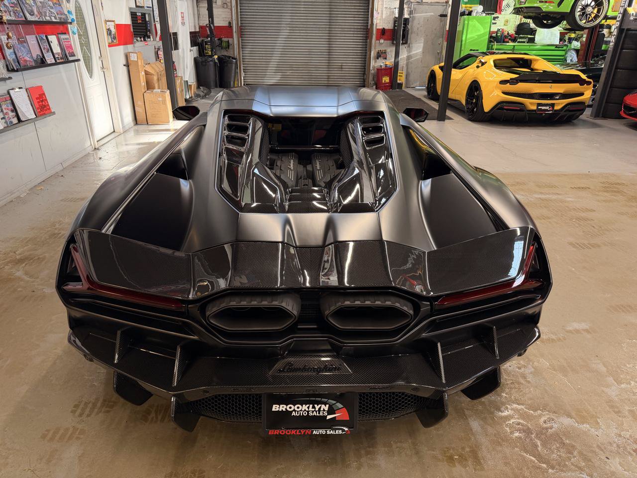 Used 2024 Lamborghini Revuelto AWD/4WD image 8