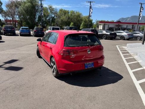 Used 2015 Volkswagen Golf 4-Door FWD image 11