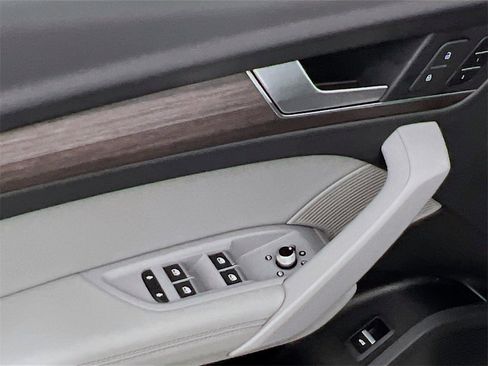 Used 2021 Audi Q5 Prestige w/ Prestige Package image 20
