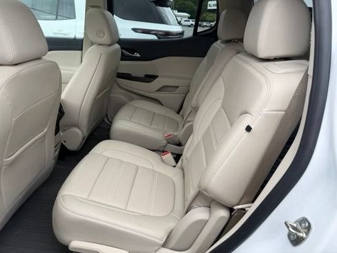 Certified 2021 GMC Acadia Denali w/ Denali Ultimate Package AWD/4WD image 11