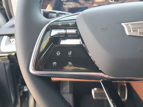 New 2026 Cadillac Optiq Sport 2 image 34