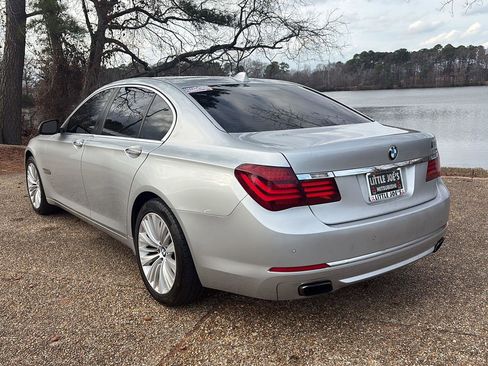 Used 2015 BMW 740i image 8