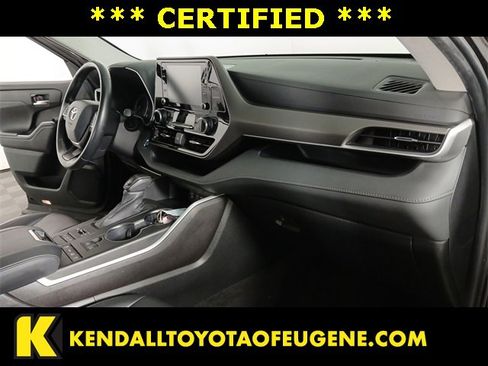 Certified 2022 Toyota Highlander XLE image 20