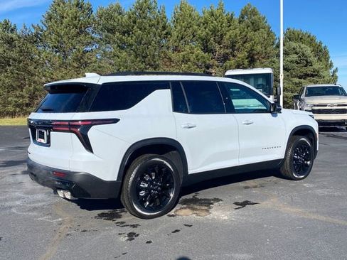 New 2026 Chevrolet Traverse LT w/ Midnight/Sport Edition image 6